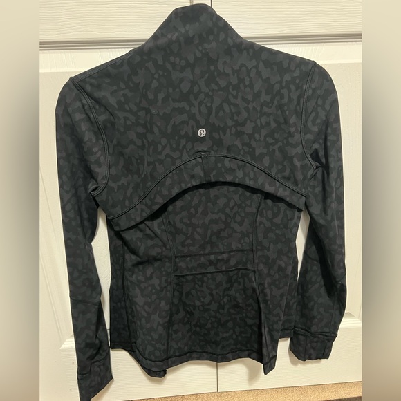 Lululemon Set Top and Bottom - Picture 6 of 16